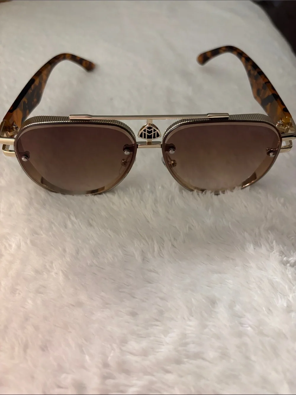 Fashion sunglasses￼ elegant aviator